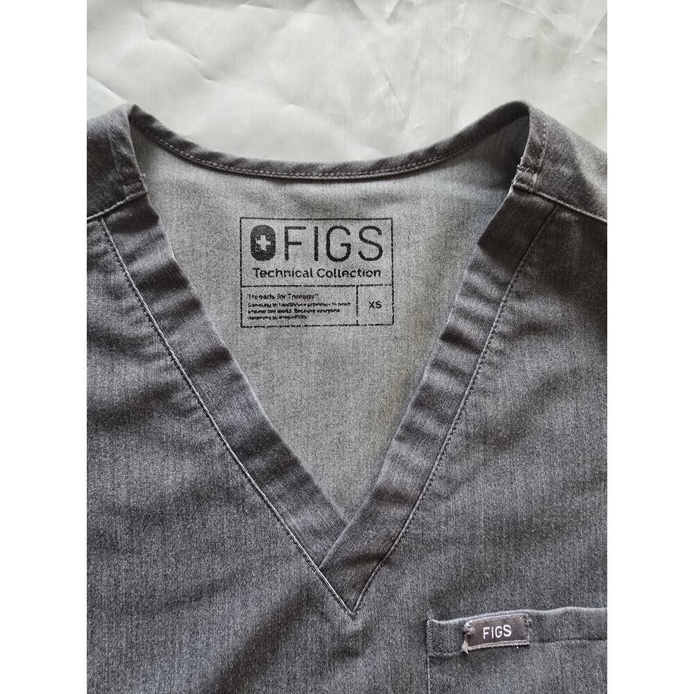 FIGS Gray Scrub Top XS Women’s V-Neck Medical Uniform Shirt - Picture 2 of 6